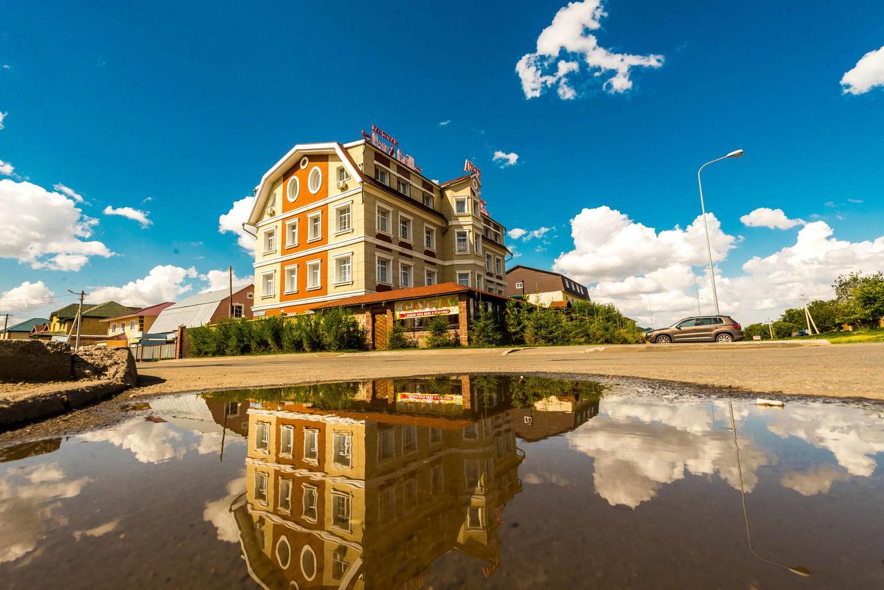 Adler Hotel Astaná Exterior foto